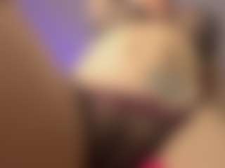 Adri Rogers's Live Sex Cam Show