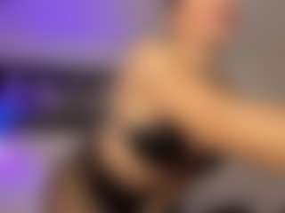 Adri Rogers's Live Sex Cam Show