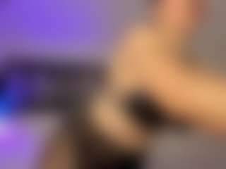 Adri Rogers's Live Sex Cam Show