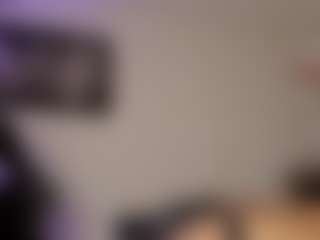 Adri Rogers's Live Sex Cam Show