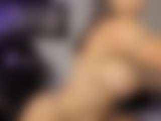 Adri Rogers's Live Sex Cam Show