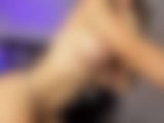 Adri Rogers's Live Sex Cam Show