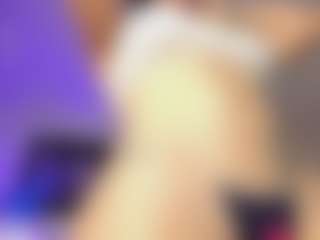 Adri Rogers's Live Sex Cam Show