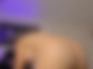 Adri Rogers's Live Sex Cam Show