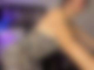 Adri Rogers's Live Sex Cam Show