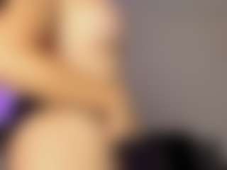 Adri Rogers's Live Sex Cam Show