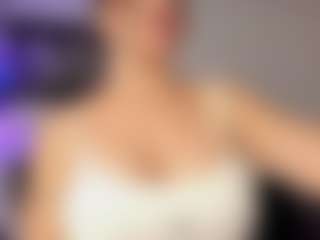 Adri Rogers's Live Sex Cam Show
