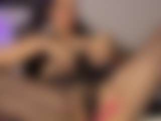 Adri Rogers's Live Sex Cam Show