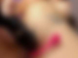 Adri Rogers's Live Sex Cam Show