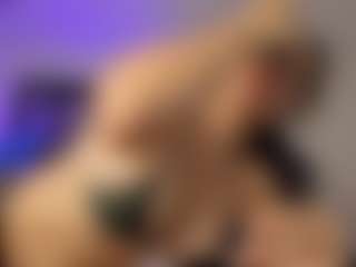 Adri Rogers's Live Sex Cam Show