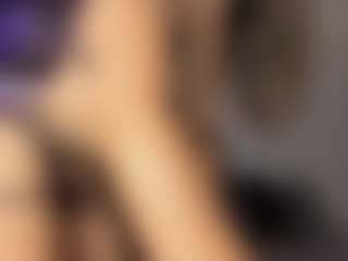 Adri Rogers's Live Sex Cam Show