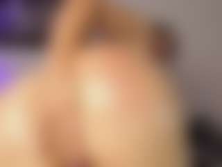 Adri Rogers's Live Sex Cam Show