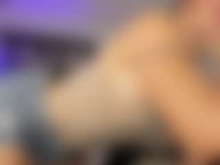 Adri Rogers's Live Sex Cam Show