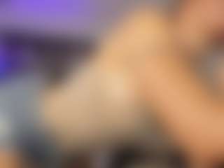 Adri Rogers's Live Sex Cam Show