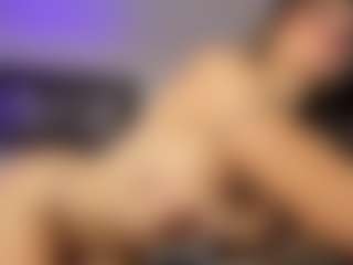 Adri Rogers's Live Sex Cam Show