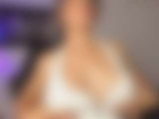 Live cam show with Adri Rogers - Sexwebcam Athletic on Soda Cam