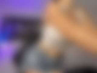 Live cam show with Adri Rogers - Big Ass on Camsoda