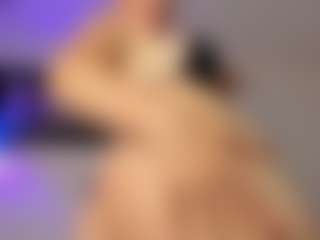 Adri Rogers's Live Sex Cam Show