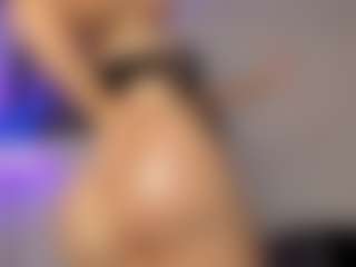 Adri Rogers's Live Sex Cam Show