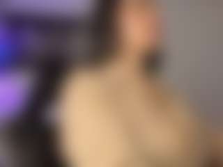 Live cam show with Adri Rogers - Sexy on eurowanks.com