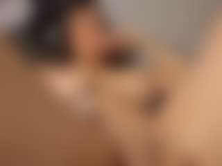 Live cam show with Adri Rogers - Brown Eyes on Milf Play