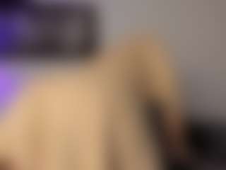 Adri Rogers's Live Sex Cam Show