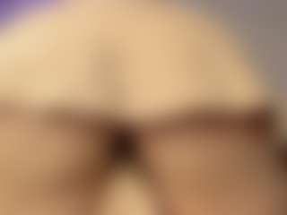 Live cam show with Adri Rogers - Blonde Hair Cum on studioflirtlive.com