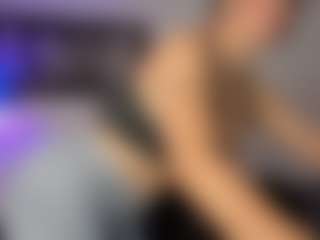 Adri Rogers's Live Sex Cam Show
