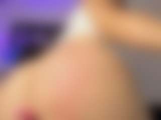 Adri Rogers's Live Sex Cam Show