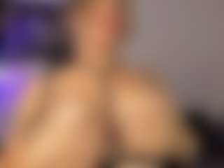 Adri Rogers's Live Sex Cam Show