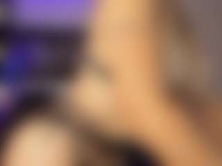 Adri Rogers's Live Sex Cam Show