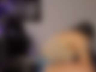 Adri Rogers's Live Sex Cam Show