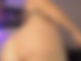 Adri Rogers's Live Sex Cam Show