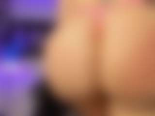 Adri Rogers's Live Sex Cam Show