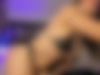 Adri Rogers's Live Sex Cam Show