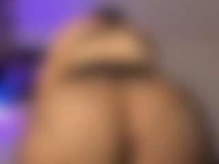 Adri Rogers's Live Sex Cam Show