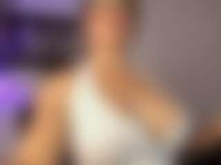 Live cam show with Adri Rogers - Arab Athletic on StripNow