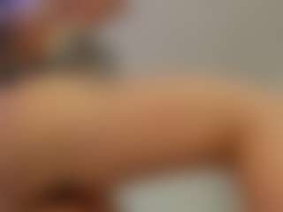 Adri Rogers's Live Sex Cam Show