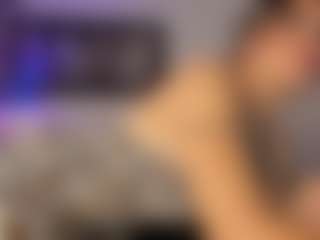 Adri Rogers's Live Sex Cam Show