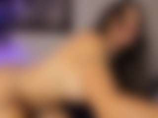 Adri Rogers's Live Sex Cam Show