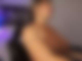 Adri Rogers's Live Sex Cam Show