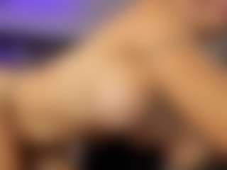 Adri Rogers's Live Sex Cam Show