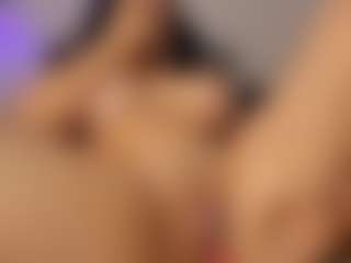 Adri Rogers's Live Sex Cam Show