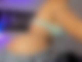 Adri Rogers's Live Sex Cam Show