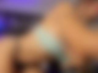 Adri Rogers's Live Sex Cam Show
