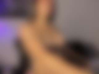 Adri Rogers's Live Sex Cam Show