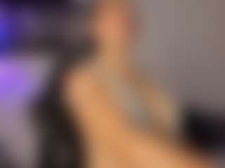 Live cam show with Adri Rogers - HD Latina on CamSextacy | colombia