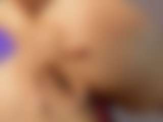 Adri Rogers's Live Sex Cam Show