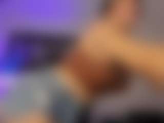 Seks show na żywo z Adri Rogers