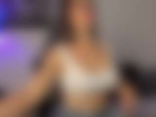 Live cam show with Adri Rogers - Brown Eyes Blonde Hair on Camsoda
